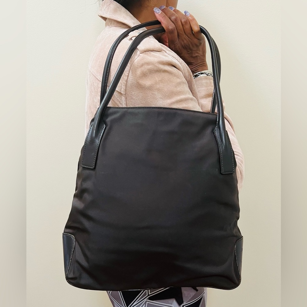 Chocolate tote